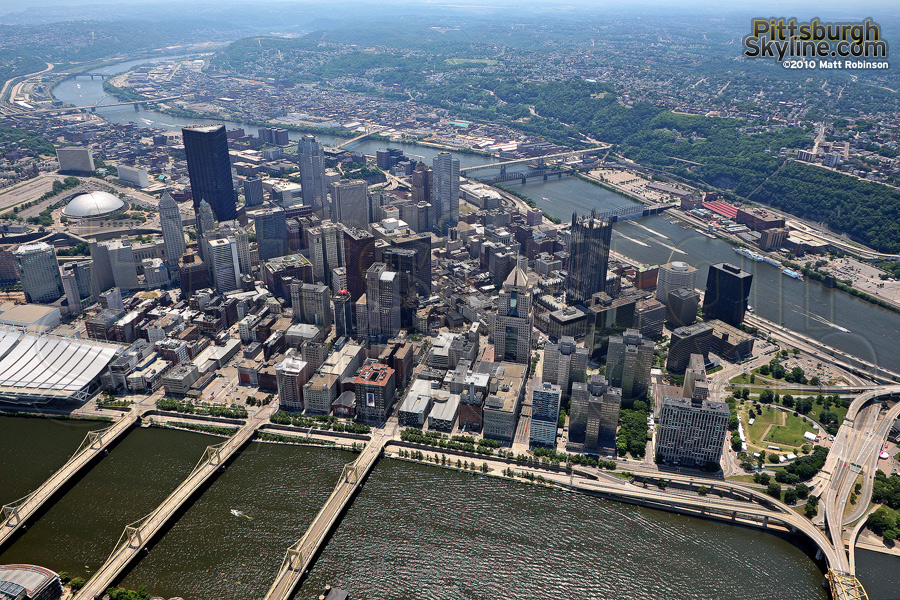 Flying over Pittsburgh and the Allegheny River