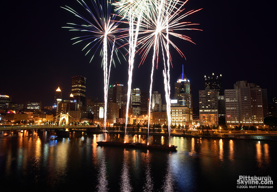 Fireworks night with the Pittsburgh Skyline